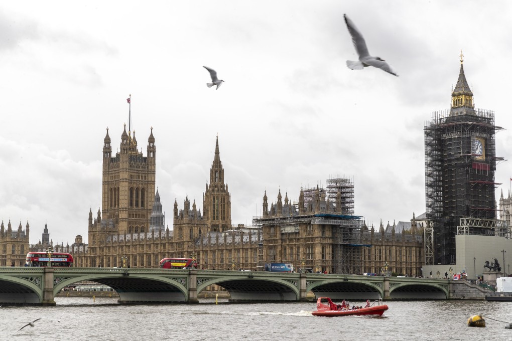 Some 7,000 people have already left for Britain since the scheme was announced last July. Photo: Xinhua