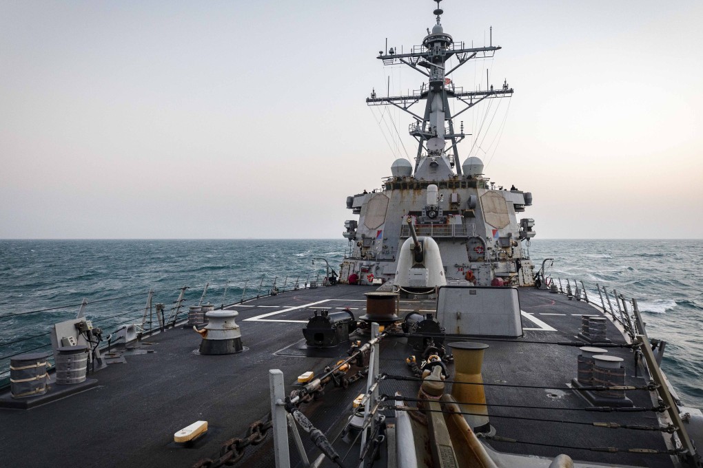 The Arleigh Burke-class guided-missile destroyer USS John S. McCain transits through South China Sea. Photo: US Navy 7th Fleet