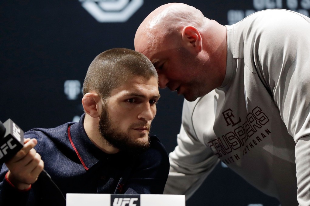 UFC president Dana White speaks with UFC lightweight champion Khabib Nurmagomedov during a press conference for UFC 229. Photo: AFP