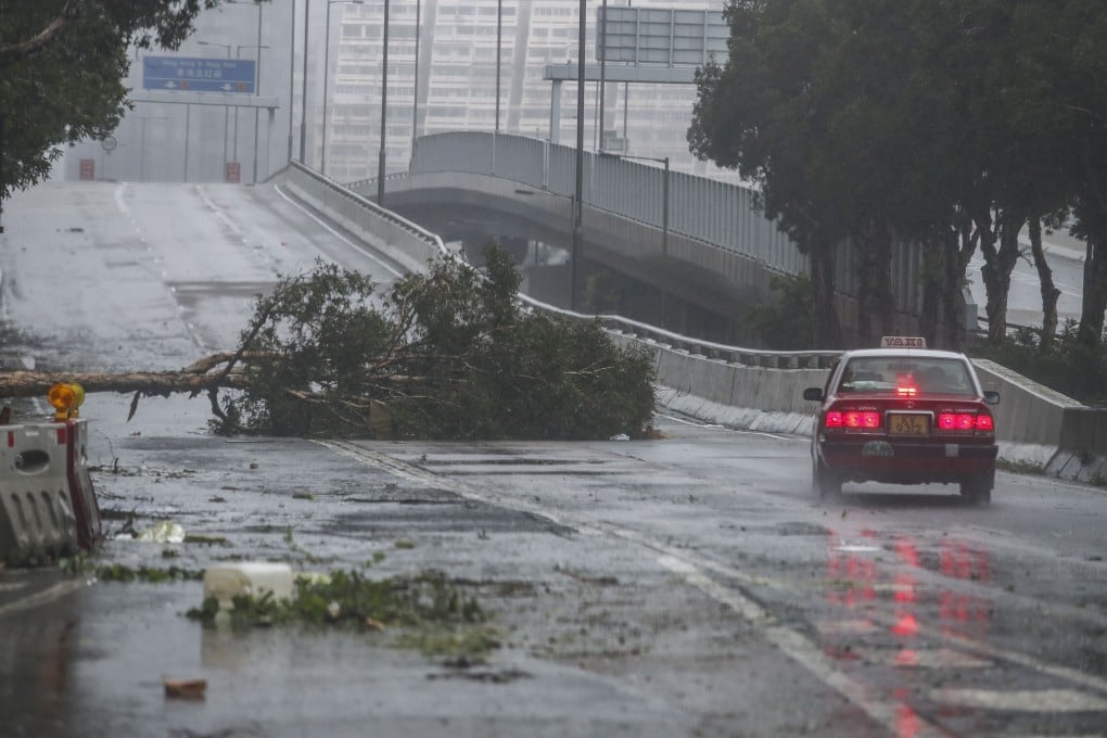 A new legal amendment would expand a compensation scheme for commuters injured or killed during inclement weather. Photo: Nora Tam