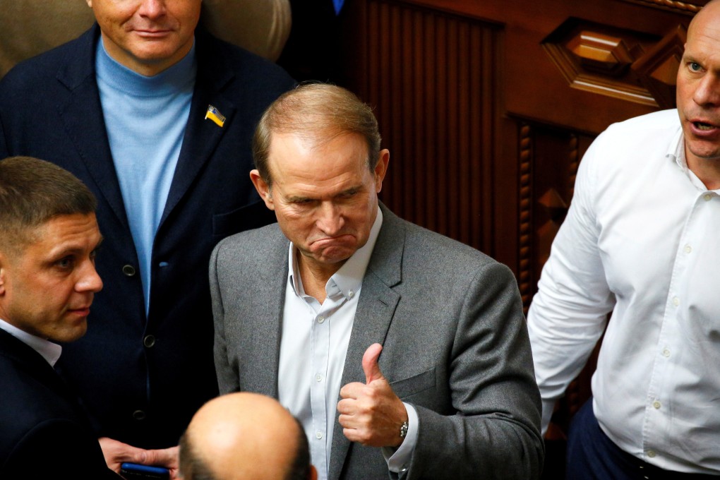 Pro-Russian politician Viktor Medvedchuk, centre. Photo: Reuters