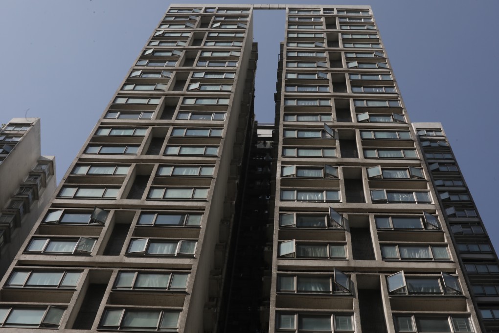 A boy, nine, fell to his death from the 15th floor of the Laguna City housing estate in Kwun Tong on Monday morning. Photo: K. Y. Cheng
