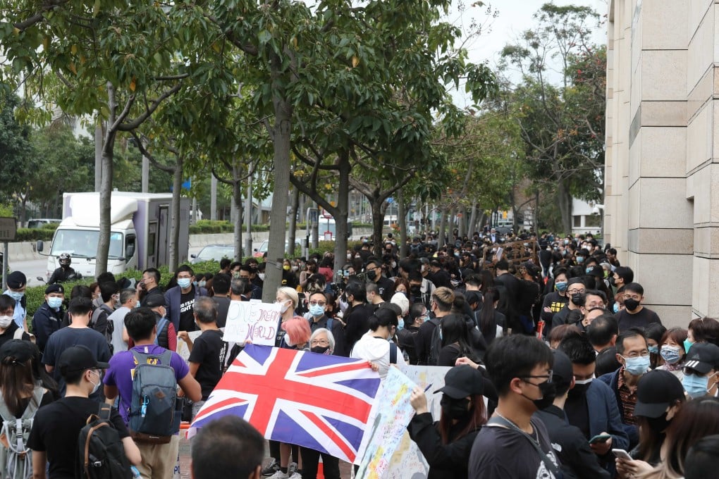 Hundreds of opposition supporters arrived outside West Kowloon Court on Monday morning hoping for a seat at the hearing. Photo: Nora Tam