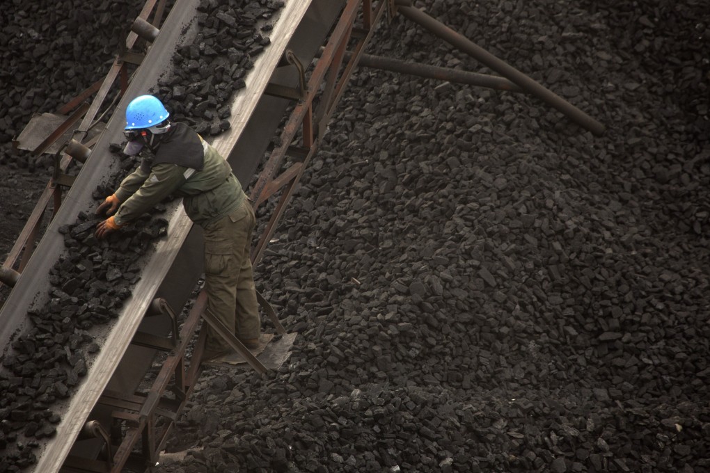 Last year, households of workers with black lung disease lived on an average monthly per capita income of just 393 yuan, down by 16 per cent from a year earlier, according to a survey by Love Save Pneumoconiosis, with three per cent receiving zero income last year. Photo: AP