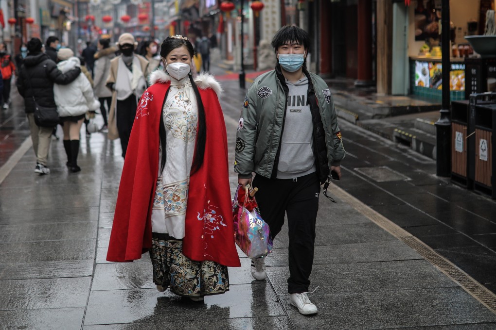 By China’s definition, China’s middle-income population is now around 400 million people, and a number of state researchers have suggested that China needs to at least double its size to 800 million. Photo: EPA-EFE
