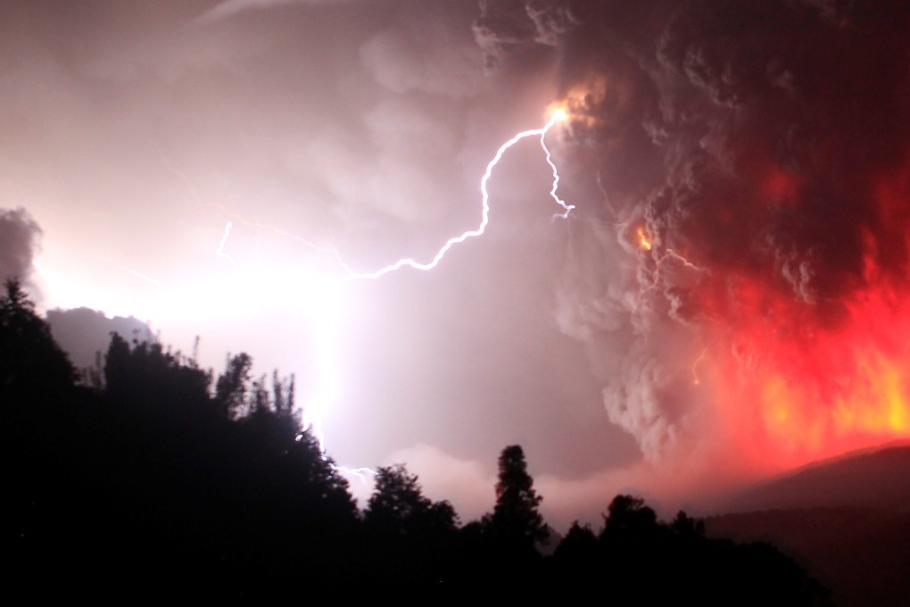 Lightning bolts strike around the Puyehue-Cordon Caulle volcanic chain near southern Osorno city in Chile in June 2011. Photo: Reuters
