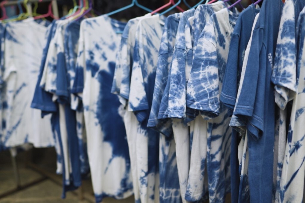 Tie-dye shirts made with banlangen in Yunnan, China. Photo: Guo Yong