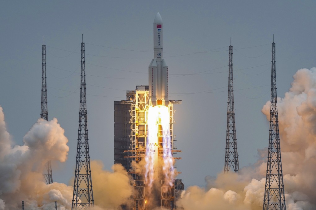 The returning rocket stage was 33 metres long and weighed over 20 tonnes, making it the sixth-largest object to re-enter the Earth’s atmosphere. Photo: Xinhua