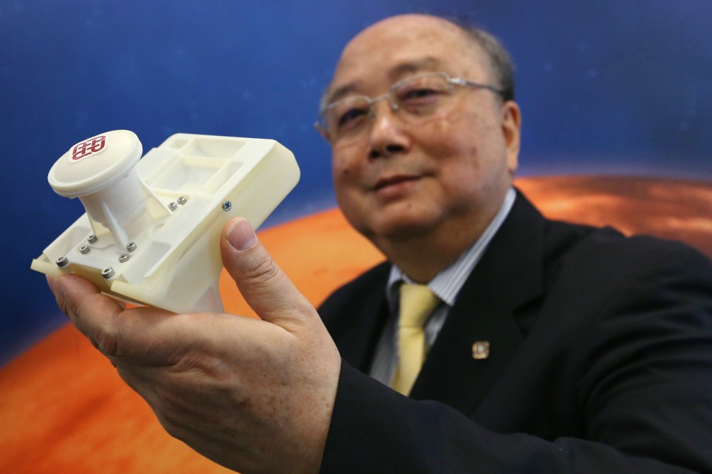 Professor Yung Kai-leung with a model of the Mars camera at Hong Kong’s Polytechnic University. Photo: Dickson Lee