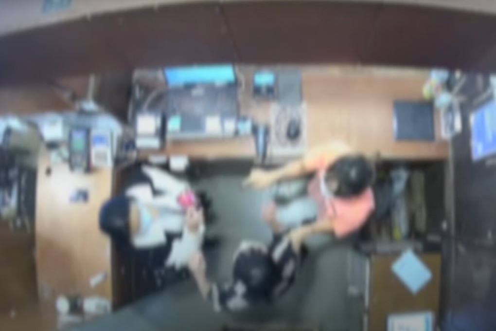 Xiang Xueqiu is seen arguing with shop employees in CCTV footage. Photo: YouTube