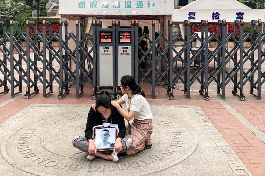 The plight of the mother of a 17-year-old student who died at a school in Chengdu last week, sparked outrage and inspired protesters who called on authorities to be more transparent. Photo: Handout