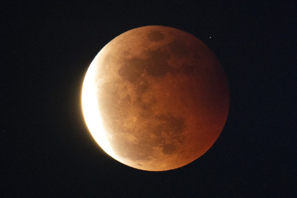 The total lunar eclipse in its full glory on Wednesday evening. Photo: Sam Tsang