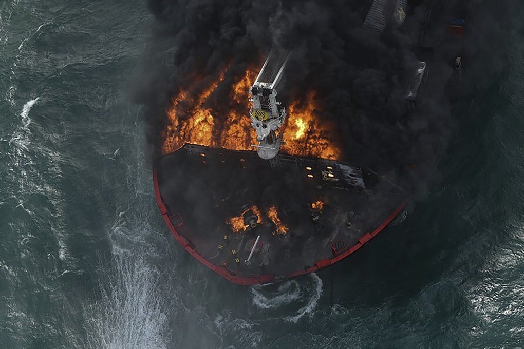 Smoke rises from the X-Press Pearl container vessel. Photo: Sri Lanka Air Force via AP