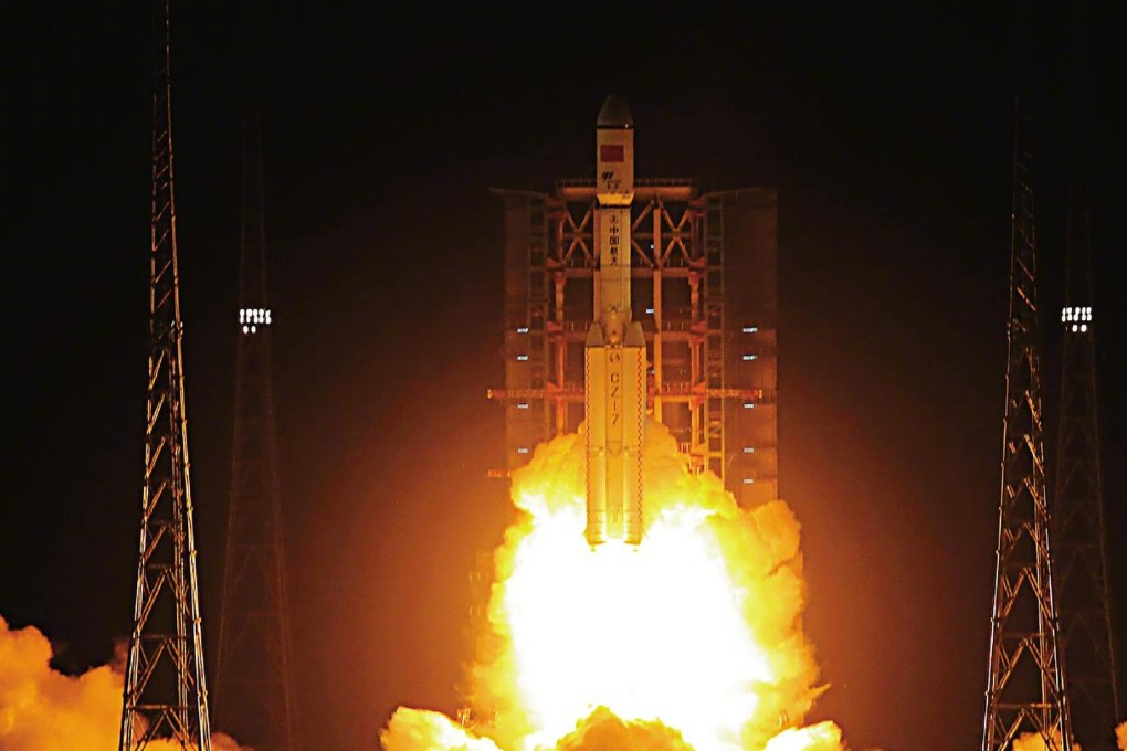 Tianzhou 2 lifts off aboard a Long March 7 rocket from Hainan on Saturday night. Photo: Weibo