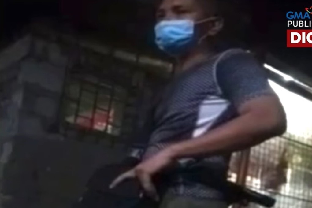 Video footage of the gunman, alleged to be police master sergeant Hensie Zinampan. Photo: Facebook