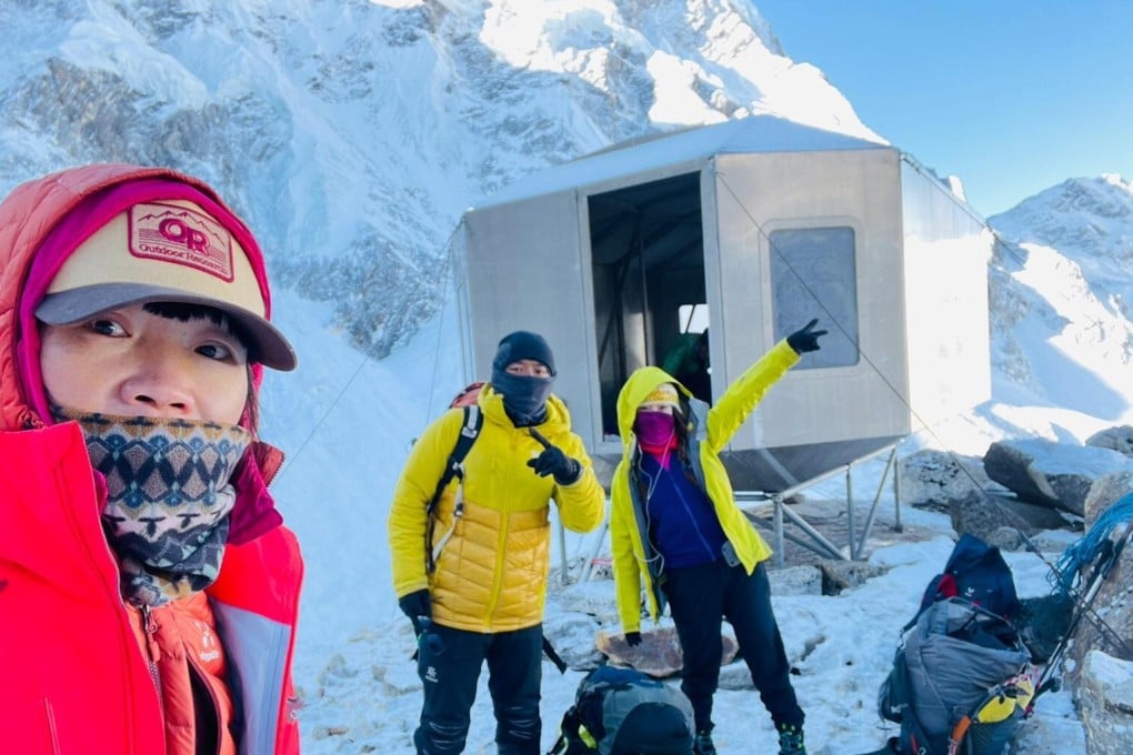 Hong Kong mountaineer Ada Tsang (foreground) reached the summit of Mount Everest in a record time of 25 hours and 50 minutes on Sunday. Photo: Handout