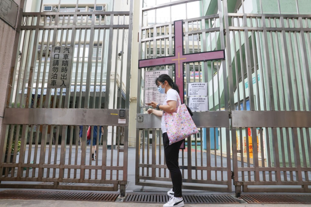 Parents across Hong Kong showed up to turn in applications at their preferred Primary One school choices for their children on Wednesday. Photo: K. Y. Cheng