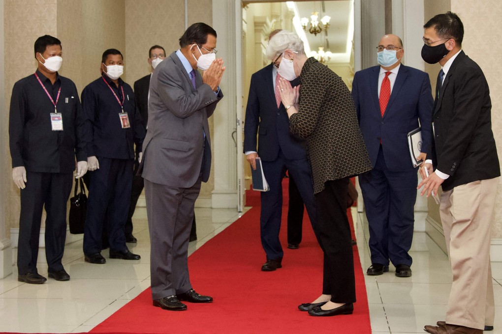 Cambodian Prime Minister Hun Sen greets Wendy Sherman, the US undersecretary of state for political affairs. Photo: APF