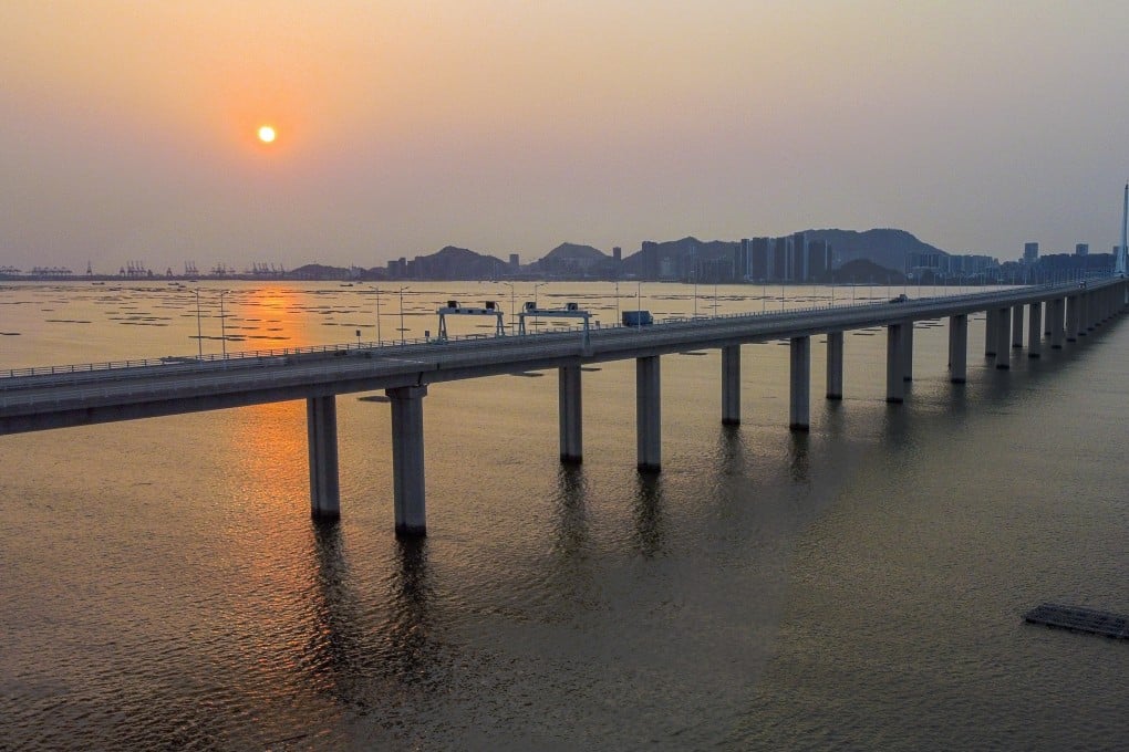A view of the Shenzhen Bay Bridge. Vaccinated persons should be allowed to travel across the border after fewer days of quarantine. Photo: Martin Chan