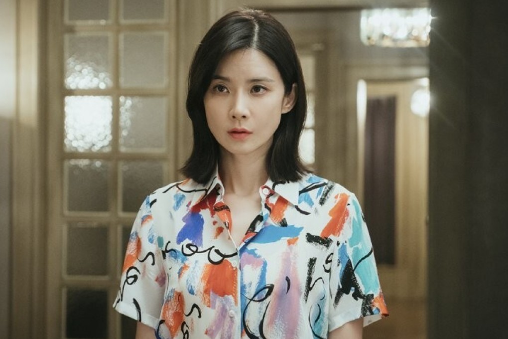 Lee Bo-young in a scene from South Korean drama Mine, in which the female characters band together against a common enemy.