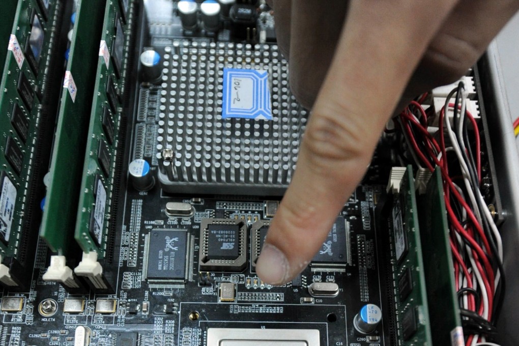 A piece of Loongson’s 3A processor installed on the motherboard of the KD-60 supercomputer at the China University of Technology in the Anhui provincial capital of Hefei on 21 April 2010. Photo: Imaginechina.