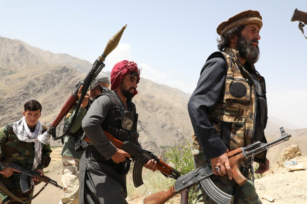 Anti-Taliban fighters at a checkpost in Parwan province. Photo: Reuters