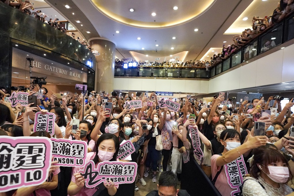 Fans of Hong Kong boy band Mirror crammed into Harbour City on Saturday. Photo: Felix Wong