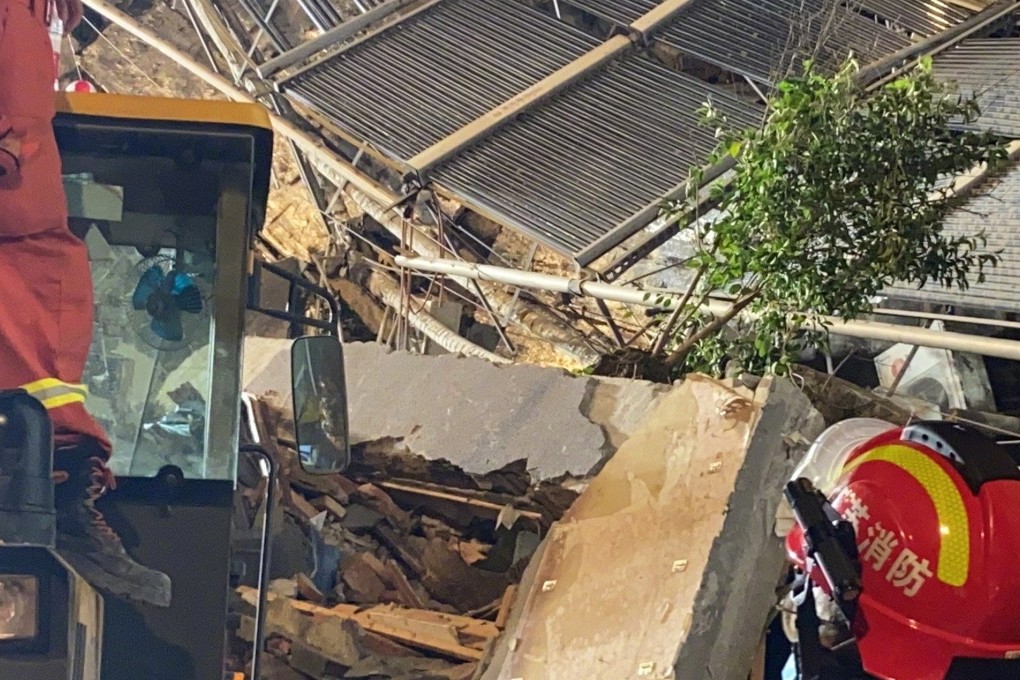 More than 500 firefighters are searching for survivors in the rubble of the hotel in eastern China. Photo: Weibo