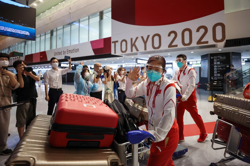 Liu Shiwen of the Chinese table tennis team arrives at Narita airport in Tokyo on Saturday. Photo: Xinhua