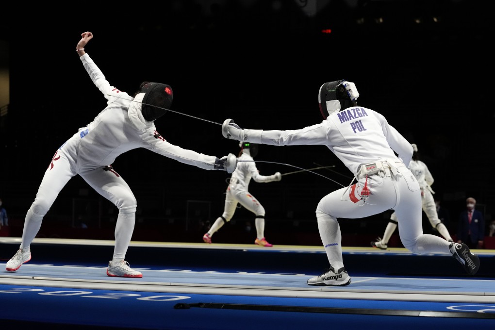 Vivian Kong defeated Renata Knapik-Miazga to advance to the quarter-finals of the individual épée. Photo: AP
