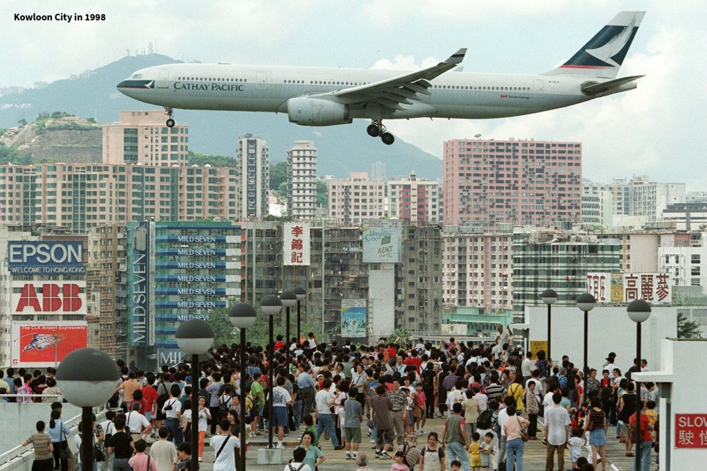 Residents watch airplanes approach Kai Tak International Airport on June 28, 1998, one week before it was closed. Photo: SCMP