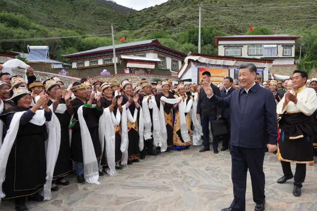 Chinese President Xi Jinping is greeted on his visit to the Tibet autonomous region. Photo: Xinhua