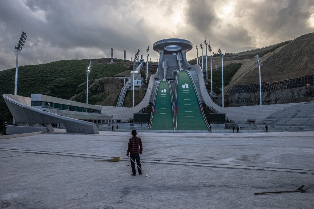 China’s leaders are aiming to keep the world’s second-biggest economy growing at a “reasonable range” for the rest of the year as it prepares to host the Winter Olympics and hold two major political gatherings. Photo: EPA-EFE