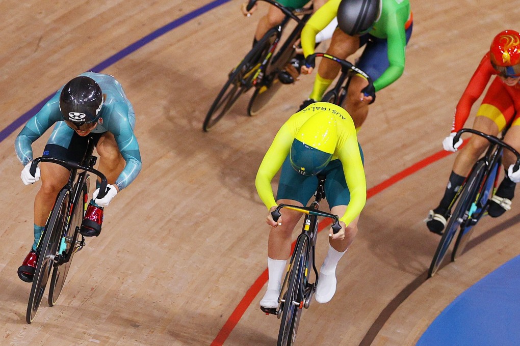 Sarah Lee Wai-sze (left) powers home to win heat two of the women’s keirin repechage at the Izu Velodrome in Japan. Photo: Getty Images