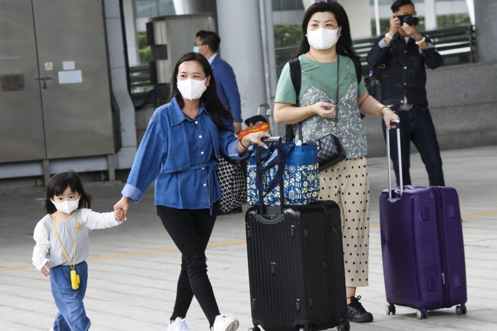 With fresh outbreaks occurring on the mainland, health experts say returning Hong Kong residents should not be allowed to isolate at home. Photo: K. Y. Cheng