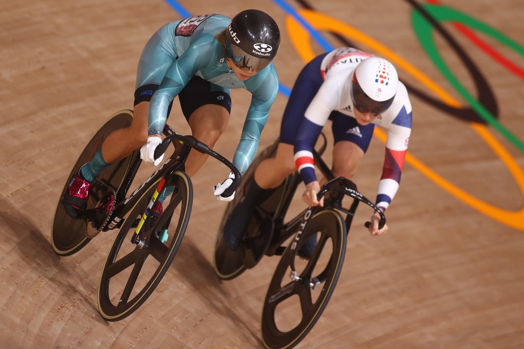 Sarah Lee Wai-sze gets the better of Katy Marchant of Great Britain in their quarter-final of the sprint at Izu Velodrome in Japan. Photo: Reuters