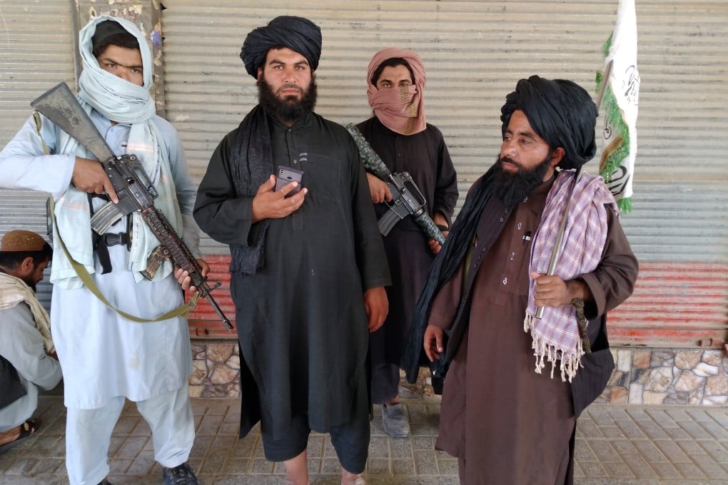 Taliban fighters patrol inside Farah city, southwest of Kabul, on August 11, 2021. Photo: AP