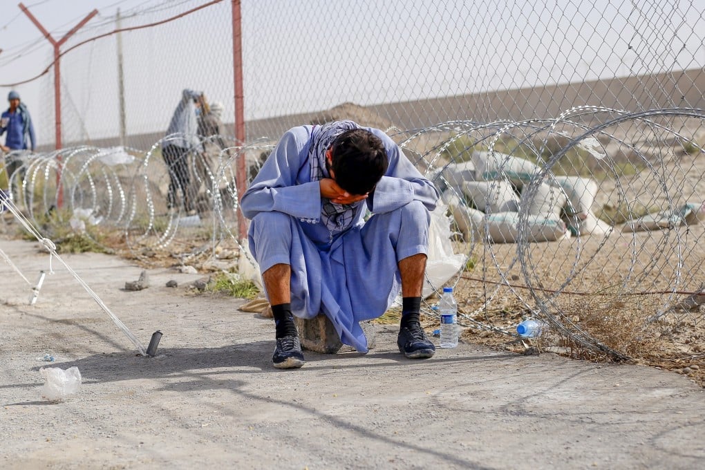 Afghan refugees gather in Iran-Afghanistan border in Sistan-Blochestan province, southeastern Iran. Photo: EPA