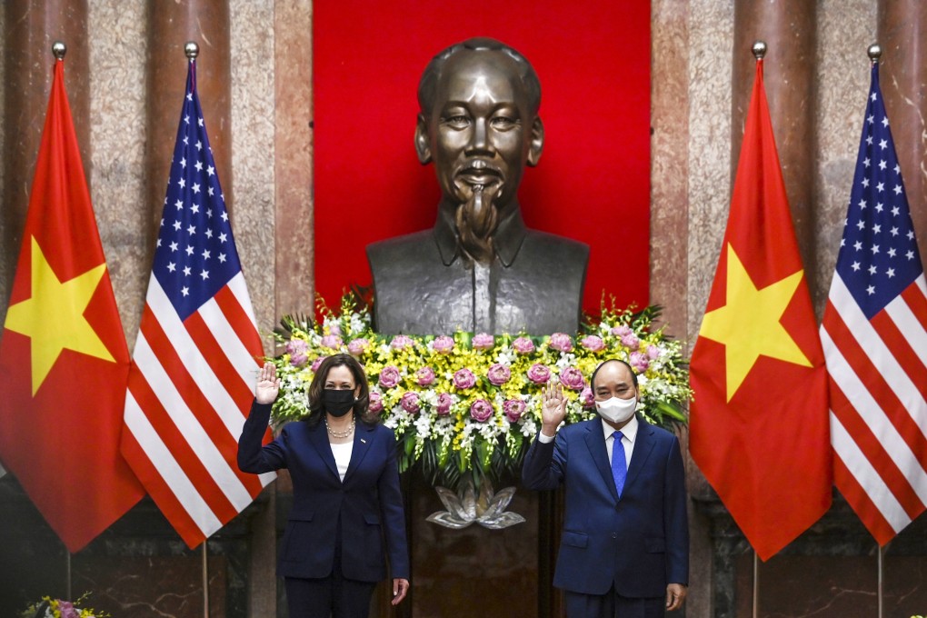 US Vice-President Kamala Harris (left) and Vietnamese President Nguyen Xuan Phuc pose at the Presidential Palace in Hanoi, Vietnam, on Wednesday. Photo: AP