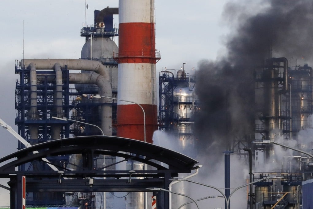 Gazprom Neft is the third-biggest oil producer in Russia and operates at 34 airports in China. Photo: Reuters