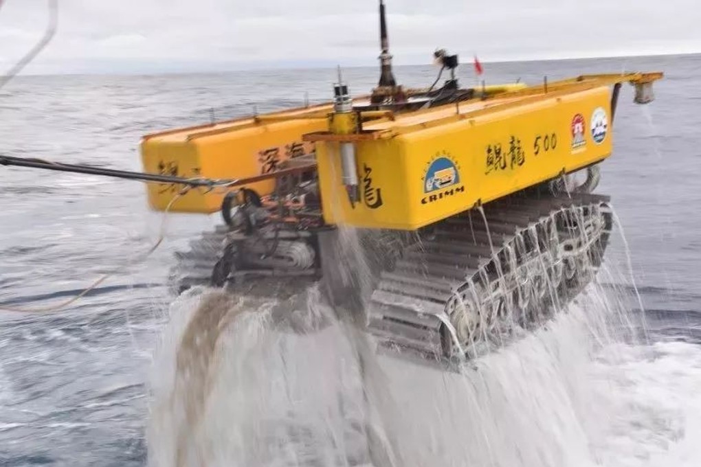The Chinese deep-sea mining robot Kunlong 500 is put through a sea test in 2018. Photo: Handout