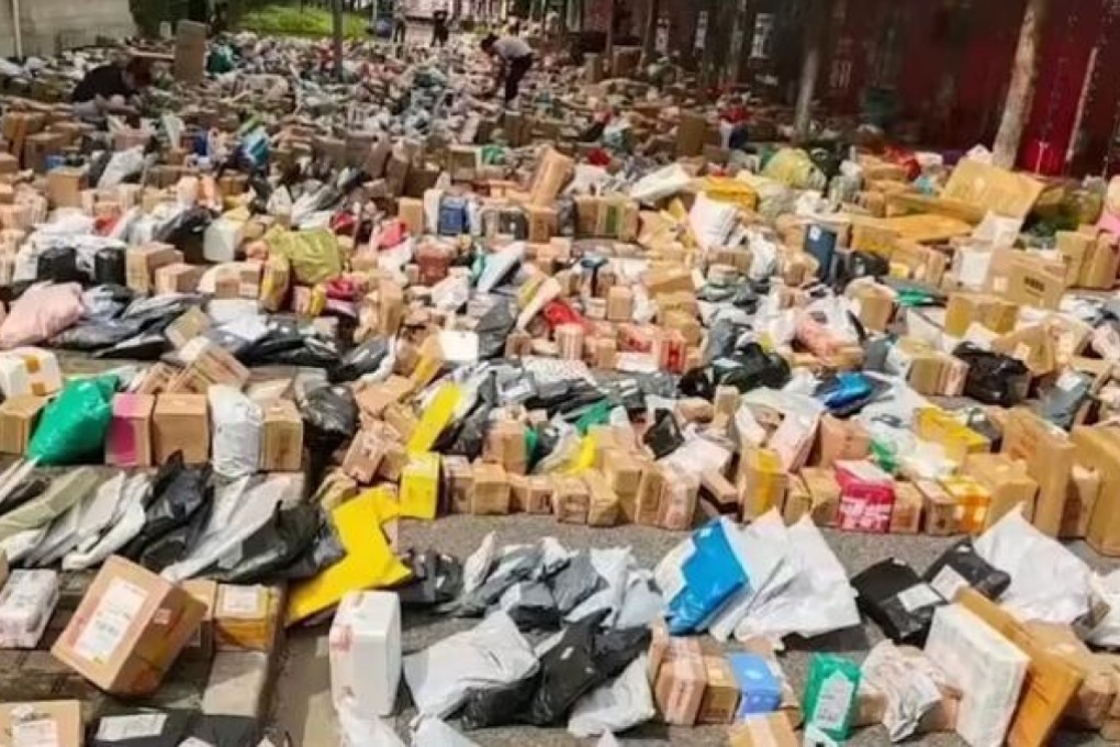 “Oceans of parcels” arrived at Chinese universities as new students moved in ahead of the school year. Photo: Baidu