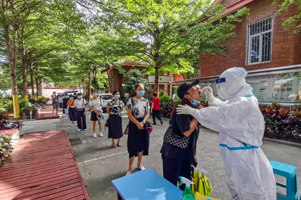 Putian residents queue for tests. Photo: Weibo