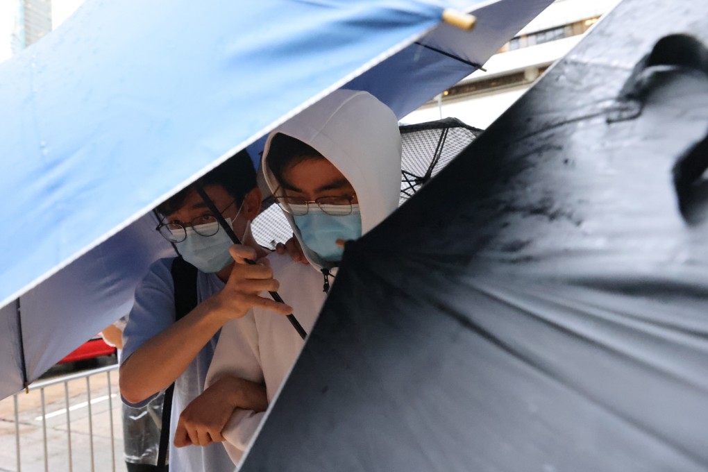 Arts student Anthony Yung has been given bail in a criminal case concerning an HKU student motion on the stabbing of a police officer. Photo: Dickson Lee