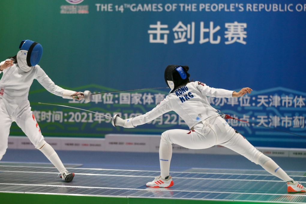 Hong Kong épée fencer Vivian Kong Man-wai (right) against Lin Sheng of Fujian in the women's individual épée event at the National Games in Tianjin in 2021. Photo: Chinese Fencing Association