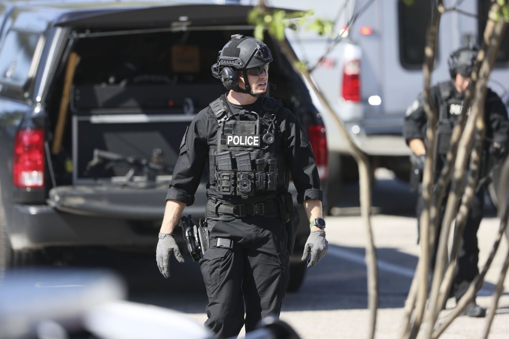 Police respond a shooting at a Kroger's grocery store in Collierville, Tennessee, on Thursday. Photo: The Commercial Appeal via AP
