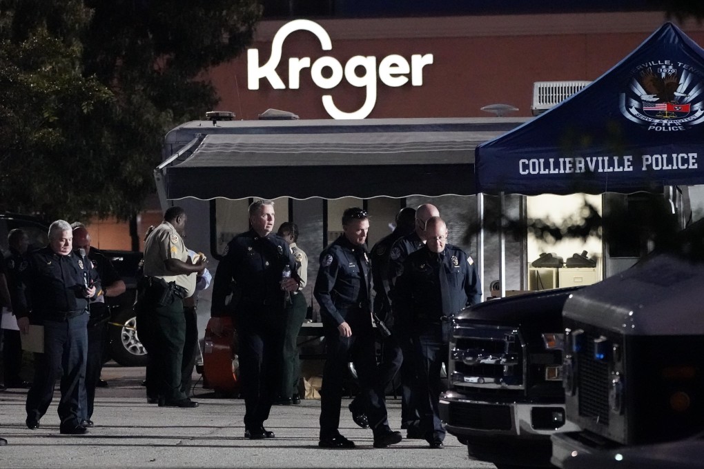 Law enforcement personnel work in front of a Kroger grocery store after a shooting in Collierville, Tennessee on Thursday. Photo: AP