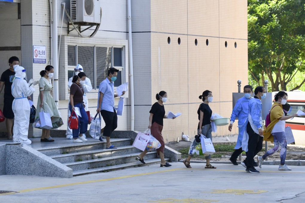Patients recovered from Covid-19 leave the hospital in Xiamen, in eastern China’s Fujian province, on Saturday. Photo: Xinhua