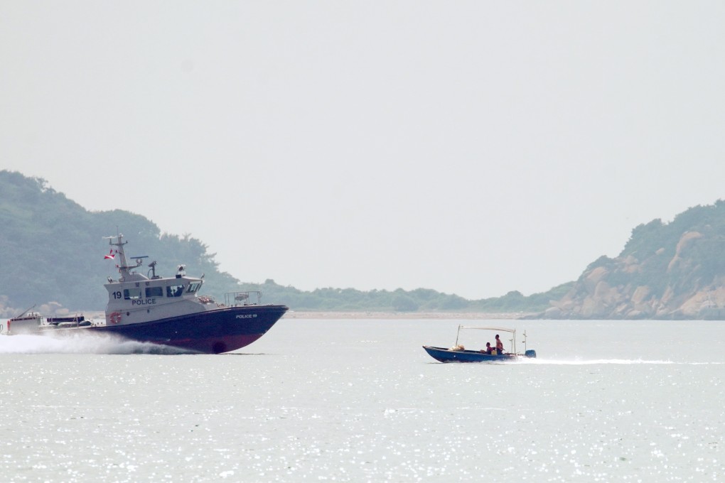 A Hong Kong marine police vessel searches for missing officer Lam Yuen-yee on Sunday. Photo: Winson Wong