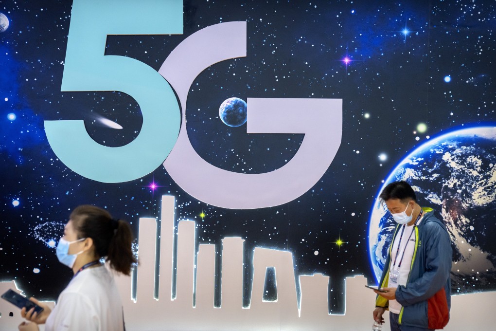 China Mobile, China Telecom and China Unicom expect their 5G messaging service, with integrated electronic payment function, to open up new online offerings that will benefit from their next-generation wireless infrastructure. Photo: AP